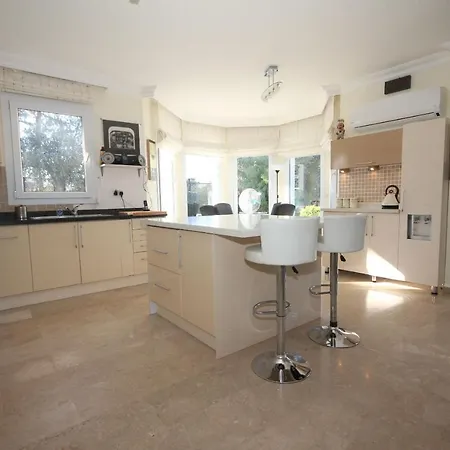 21 Luxury With Heated Pool Villa