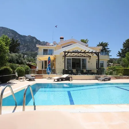 21 Luxury With Heated Pool Villa *